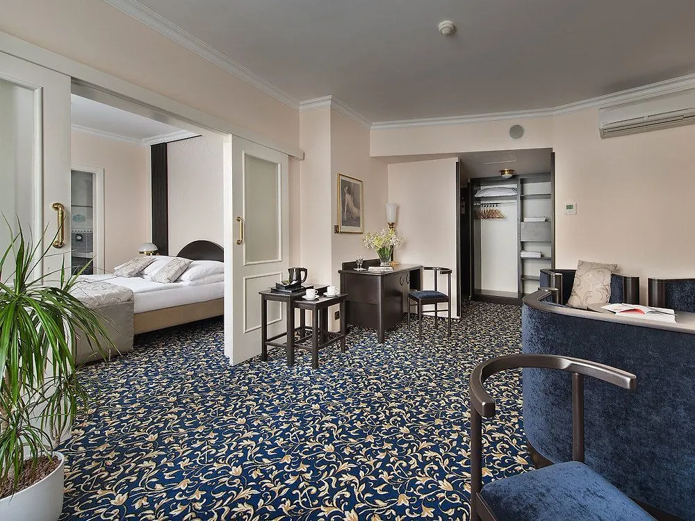 ****  Ea Hotel Royal Esprit Prag Tjekkiet