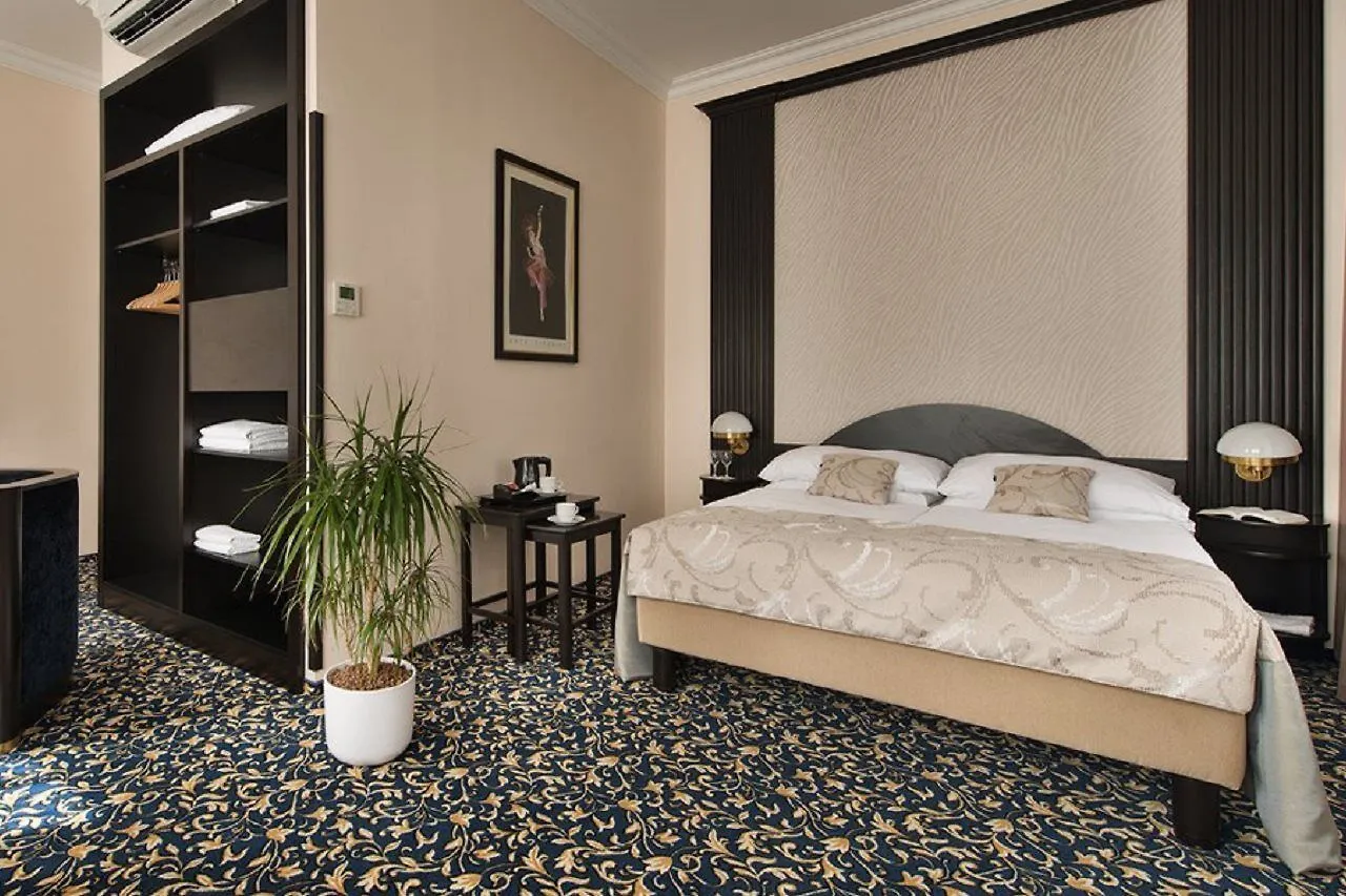 ****  פראג Ea Hotel Royal Esprit צ'כיה