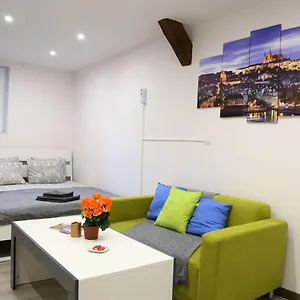 Republic Square Loft מלון דירות