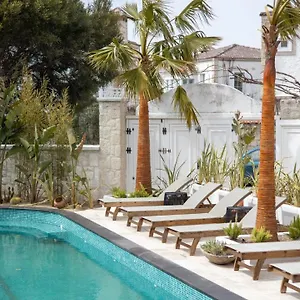 https://agustos-hotel-alacati.aegeanhotels.net