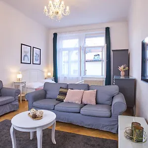 4* Hotel apartamentowy Charles Bridge Premium