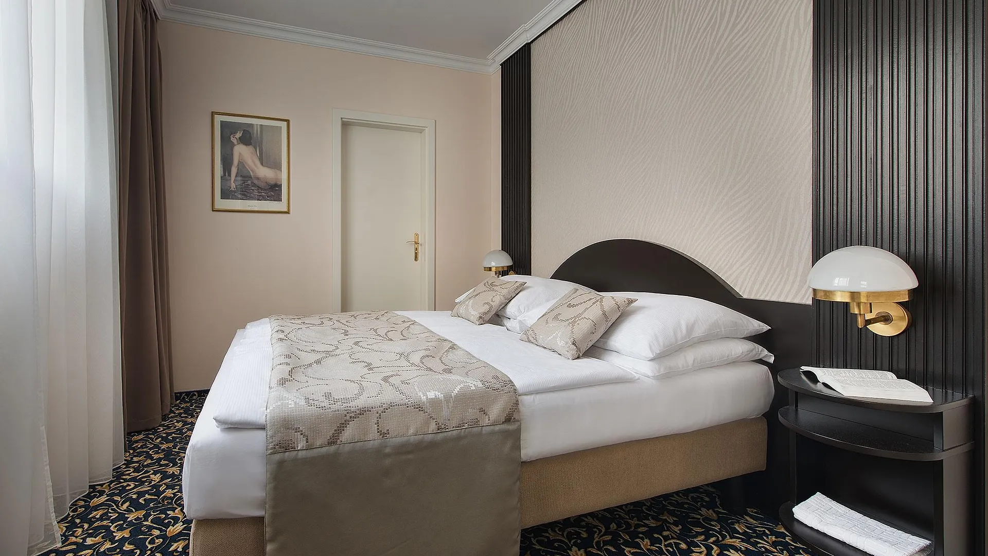 Ea Hotel Royal Esprit Praga