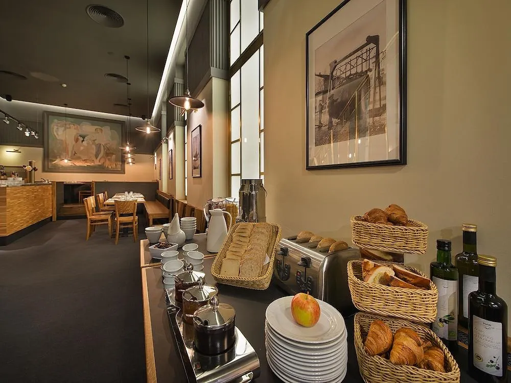Ea Hotel Royal Esprit Prague 4*,